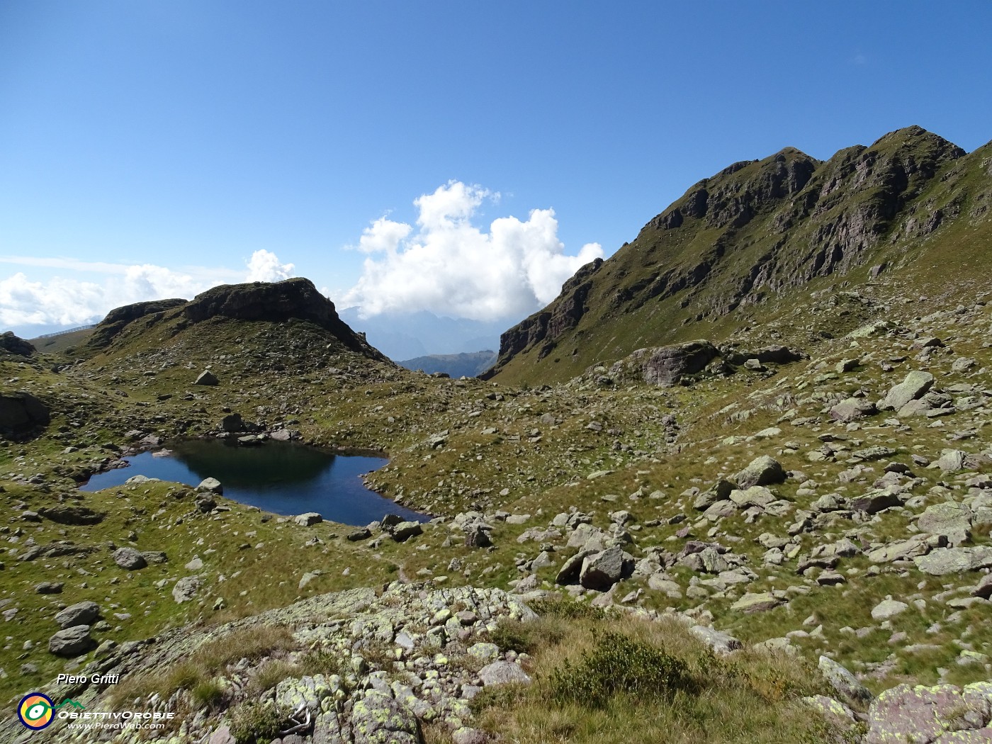 51 Scendendo dal  sentiero dal Pietra Quadra, ripido in alto, al Laghetto.JPG